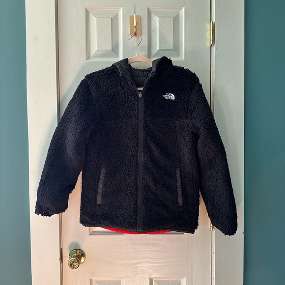 The North Face Youth Red and Black Reversible Puffer Coat - Picture 6 of 6